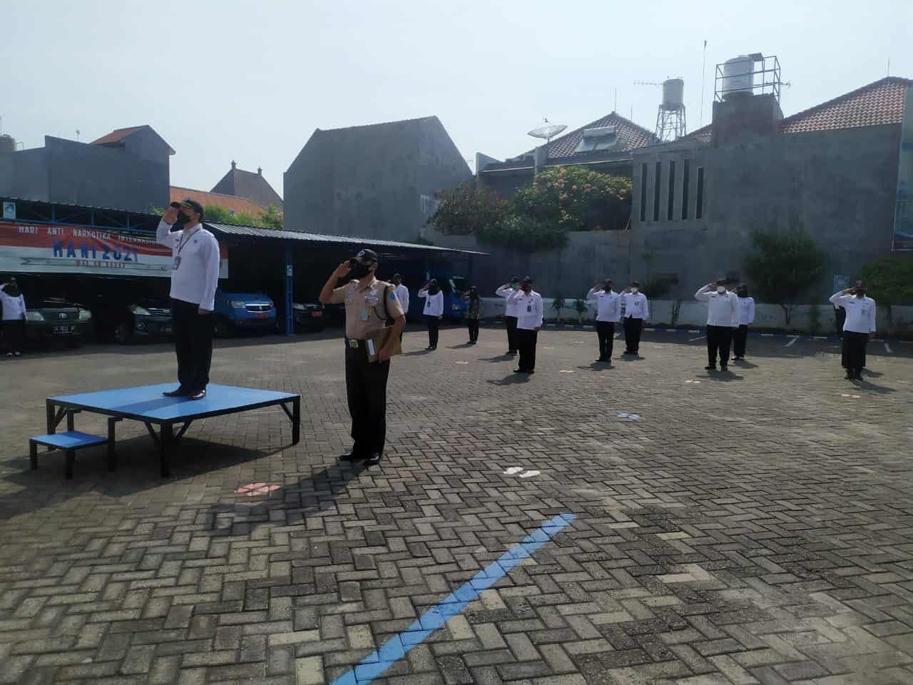UPACARA BENDERA PEGAWAI BNNK SIDOARJO UPACARA BENDERA PEGAWAI BNNK SIDOARJO