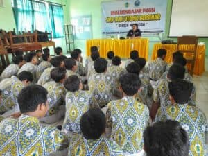 BNN MANGAJAR P4GN DI SMP BUDI UTOMO PRAMBON